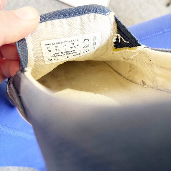 🌷SALE Keen Elsa Slip On Sneakers Size 7.5 Navy Blue and White Canvas Fabric - Picture 10 of 10